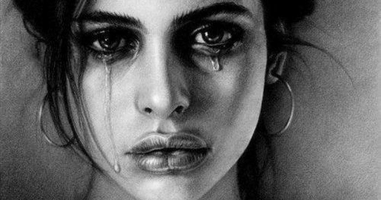 Risultati immagini per donna piange