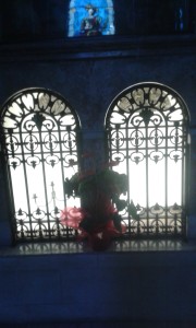 Grate del pozzetto da cui si attinge la Santa Manna a Venafro