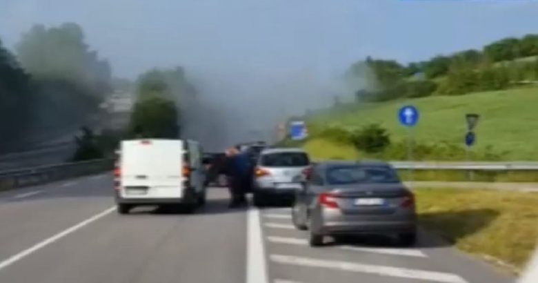 Bus in fiamme baranello