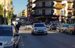 VENAFRO – Parcheggio selvaggio, impossibile passare con il passeggino