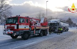 CRONACA - Emergenza neve, senza sosta il lavoro dei Vigili del Fuoco