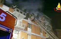 Campobasso, Notte di paura, tragedia sfiorata in un appartamento in fiamme. Salvate 4 persone e un cagnolino