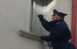 Riverso a terra in camera da letto da due giorni, anziano salvato dai Carabinieri