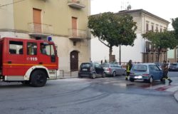 auto in fiamme venafro viale della stazione