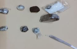 CRONACA - Diverse dosi di droga già pronte per essere smerciate, giovane pusher in manette