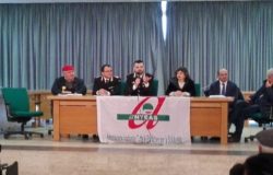 CARABINIERI - Truffe e furti a danno di anziani e persone sole, informazione e sensibilizzazione Fidarsi è bene… ma con attenzione!