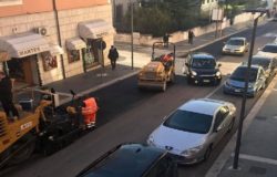 ISERNIA - Corso Risorgimento e viale 3 Marzo 1970, lavori per il nuovo asfalto stradale