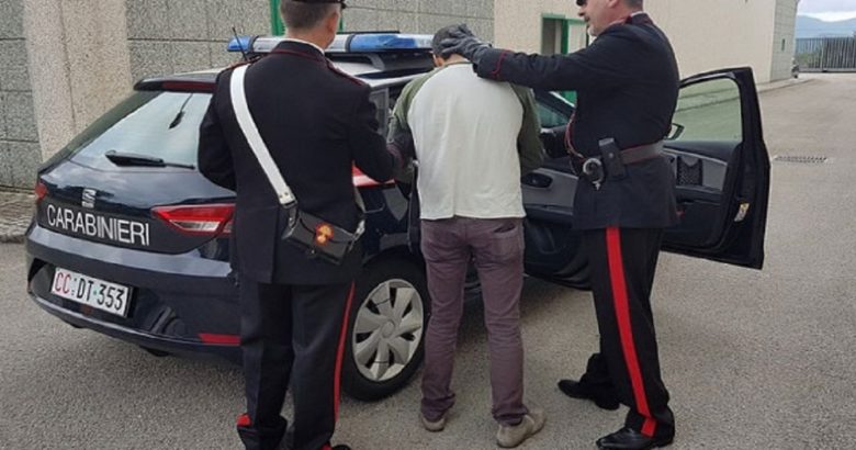 VENAFRO - Minacce e violenza fisica alla convivente, arrestato 30enne