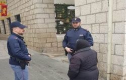 ISERNIA - Girovagava nella villa comunale in stato confusionale, la polizia la riaffida ai familiari