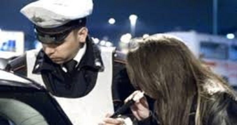 ISERNIA, Sorpresa al volante, ubriaca, giovane donna, denunciata
