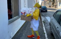 PASQUA, Solidarietà, uova di Pasqua, colombe, senzatetto