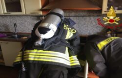 INCENDIO, fuoco, cucina, appartamento, paura, coniugi