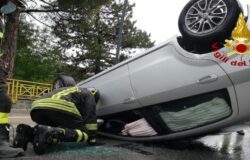 INCIDENTE, Si ribalta con l’auto, ferito, ospedale