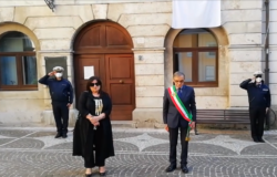 ISERNIA - Giornata della Legalità, un lenzuolo bianco esposto dal palazzo comunale