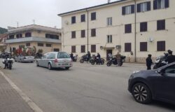 Picchetto d'onore all'addio dell'amico, centauri identificati e multati dai Carabinieri