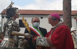 VENAFRO - Santi Martiri, il Sindaco Ricci consegna le chiavi della città al Vescovo Cibotti