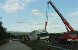 Tir, fuori strada, ss 85 Venafrana