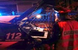 Si ribalta con l'auto, denunciato, guida in stato di ebrezza