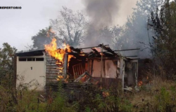 capanno legna lamiere fuoco