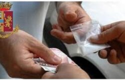 spaccio, cocaina, eroina, arrestata