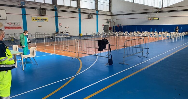 Screening, drive through, medici, Croce Rossa