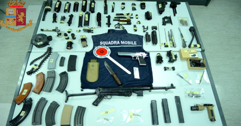 Spaccio, stupefacenti, detenzione illegale, armi, denunciati, giovani