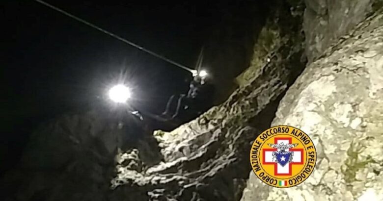 Escursionisti, salvati, forra