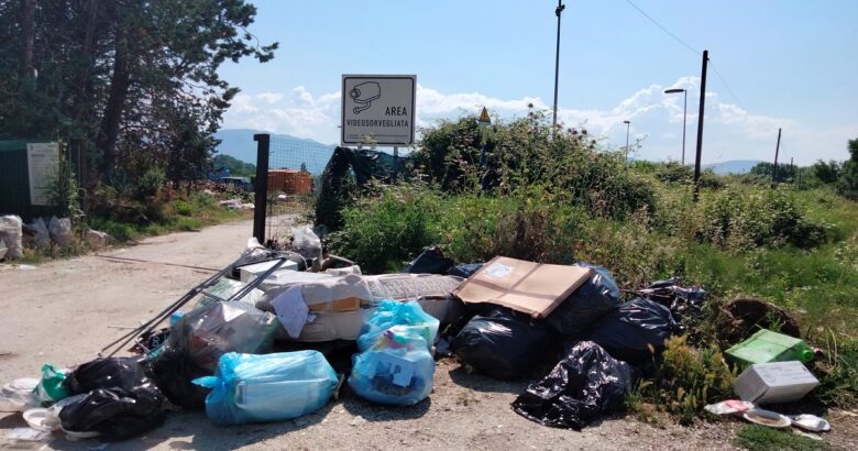 VENAFRO, rifiuti abbandonati, centro raccolta comunale
