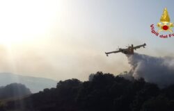 Fiamme, località Carrafella, canadier, rogo