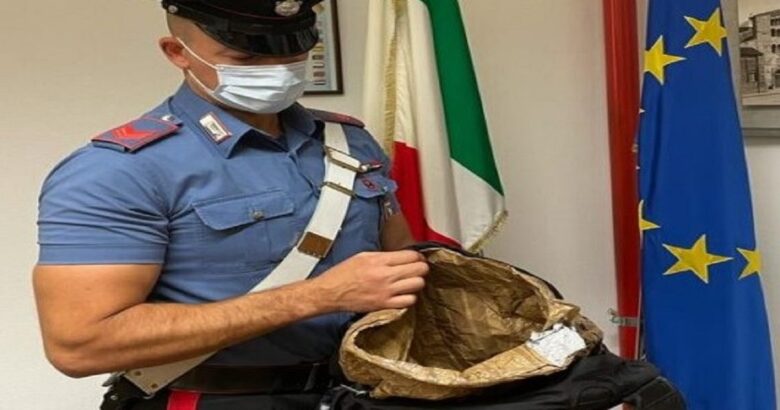 ISERNIA, furto, profumi, negozio, arrestato