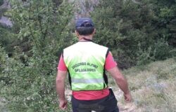 Scivola lungo sentiero, ponte tibetano, 67enne salvato, soccorso alpino,