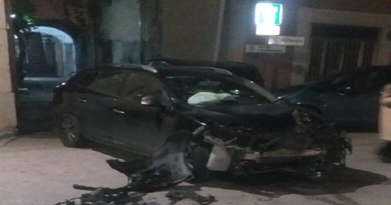 VENAFRO, si ribalta con l’auto, pieno centro, ragazza