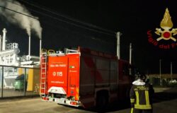 Fuga di gas, fabbrica, lavoratori, malore