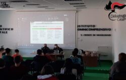 Carabinieri, scuole, artificieri, studenti