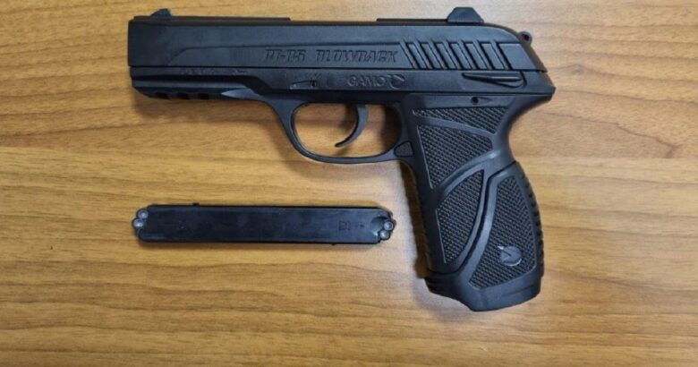 pistola, “softair”, denunciato, Carabinieri
