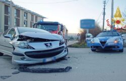 Incidente stradale, auto, Polizia, feriti, agenti
