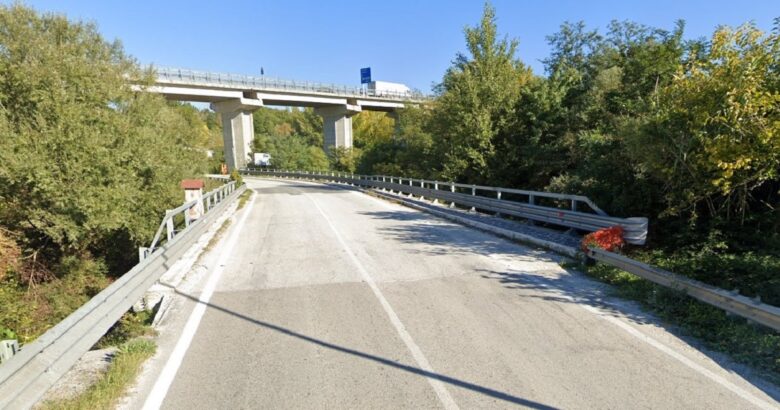 ponte, donna, salvata, Carabinieri