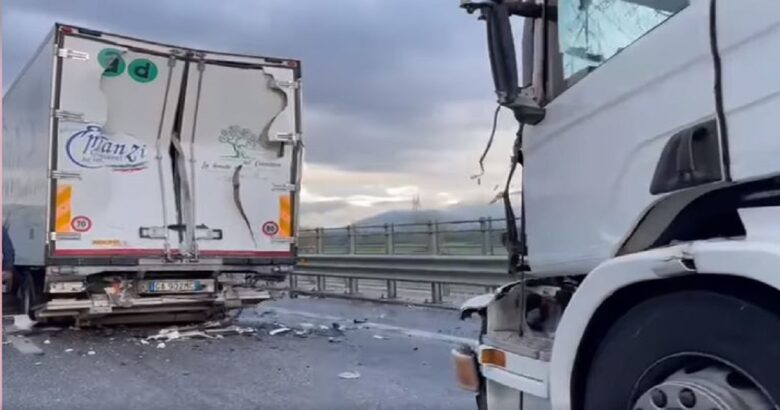 INCIDENTE MORTALE, SS 85 Venafrana, TIR, tamponamento a catena