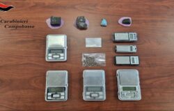 Cocaina, hashish, marijuana, garage, arrestato, 18enne