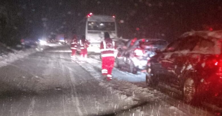 Emergenza neve, neonato, bloccato in auto, messo in salvo, CRI Isernia