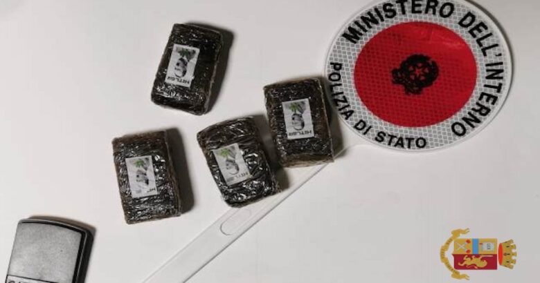 SESTO CAMPANO, hashish, arrestato