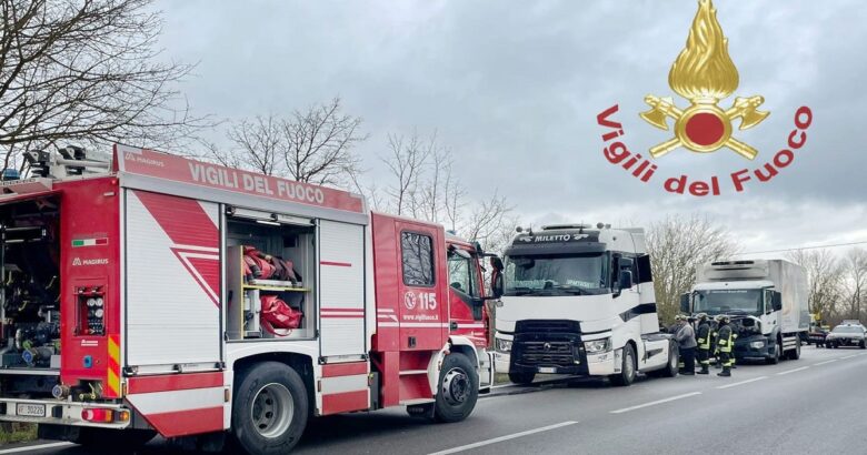 Incidente, camion, tamponamento, ferito,