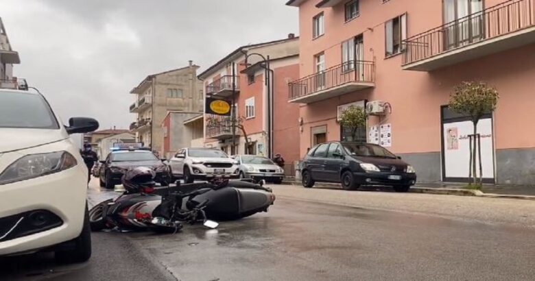 Incidente, scontro, auto, scooter, ragazzo, ospedale,