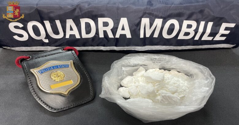 Cocaina, mutande, arrestato, corriere della droga