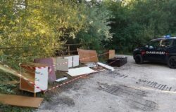 Mobili vecchi, abbandonati, “svuota cantine”