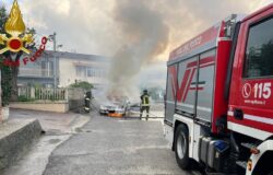 Auto, fiamme, SS85, Vigili del fuoco