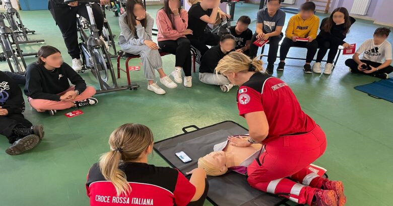 CRI Isernia, studenti, Istituto Majorana-Fascitelli, lezione, manovre salvavita