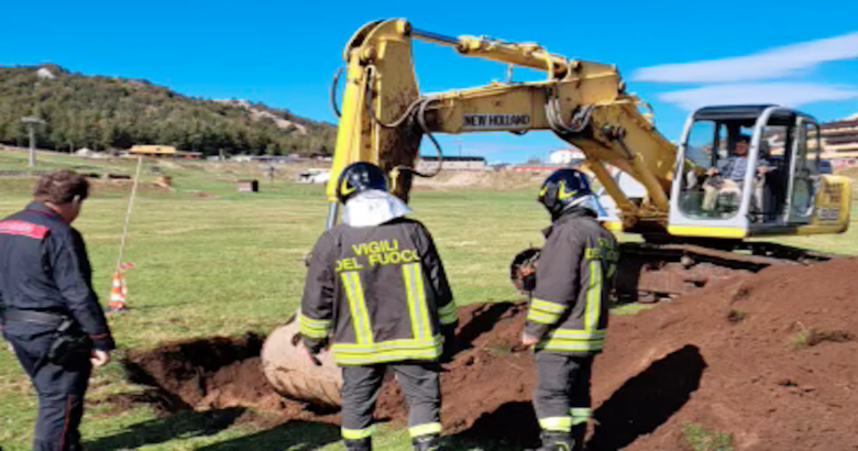 cavallo-cade-inghiottitoio-vigili-del-fuoco