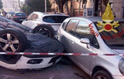 auto-ribaltata-centro-conducente-deceduto