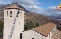 tegole, vento, Vigili del fuoco, campanile, Abbazia, San Vincenzo al Volturno